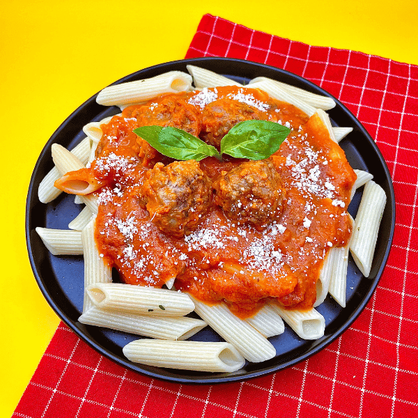 Foto para o site 600 x 600 px -20-2 Meatballs with Penne (Kcal 540) - Image 1